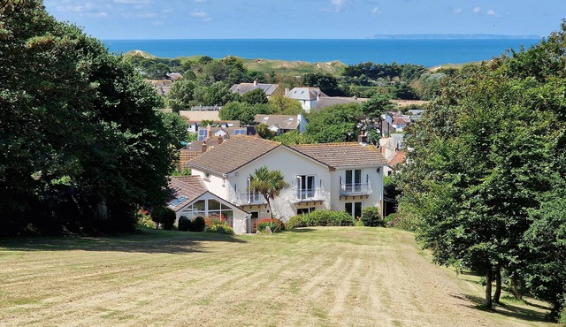 Croft House - a house that sleeps 10 guests in 5 bedrooms