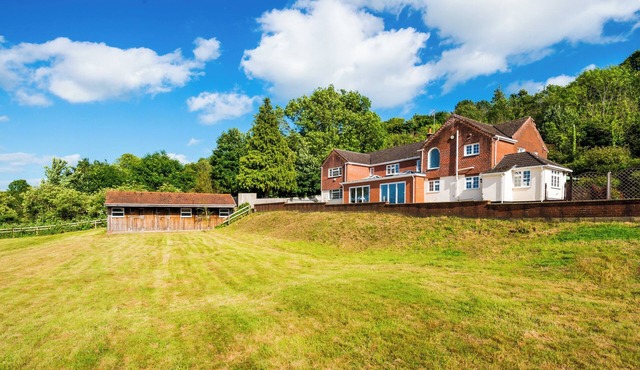 Croft House Sleeps 14 Country Views & HOT TUB