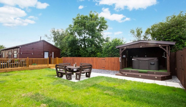Crofty Retreat - Two Bedroom House, Sleeps 4