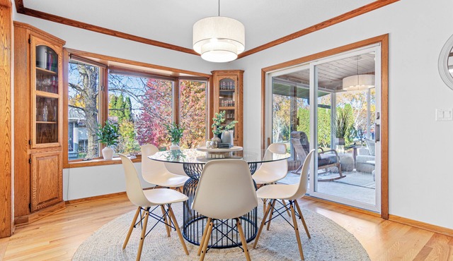 Croixwood Cottage: 5BR luxe retreat near downtown Stillwater—book today!
