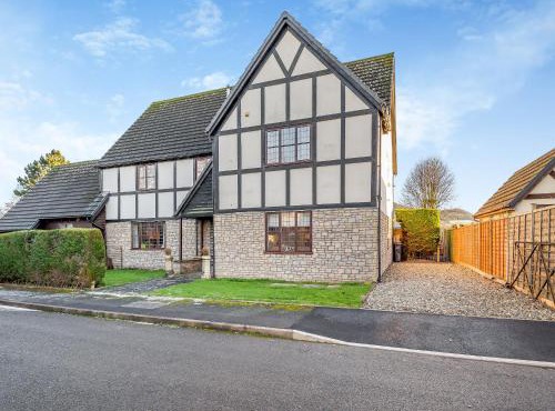 Cromwell House - Uk42450