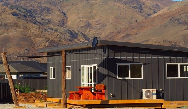 Cromwell Safari Bach