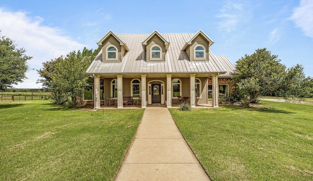 Crooked F Ranch - Sleeps 6, Horse Friendly, Located 2.6 Miles from 377 Arena