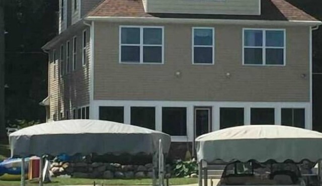 Crooked Lake - nice for big families! Near Pokagon