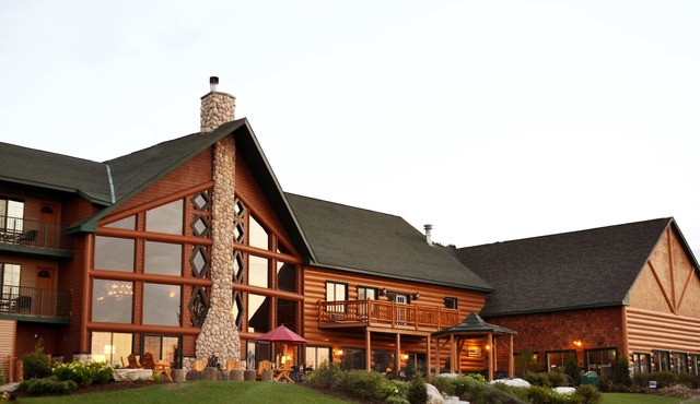 Crooked River Lodge
