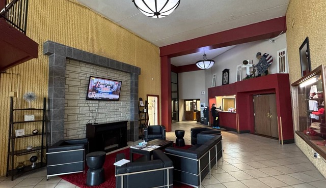 Crookston Inn & Convention Center
