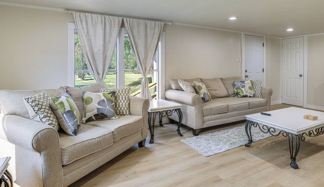 'crosby Huffman Hideaway' Serene Escape w/Yard
