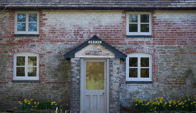 Cross Cottage