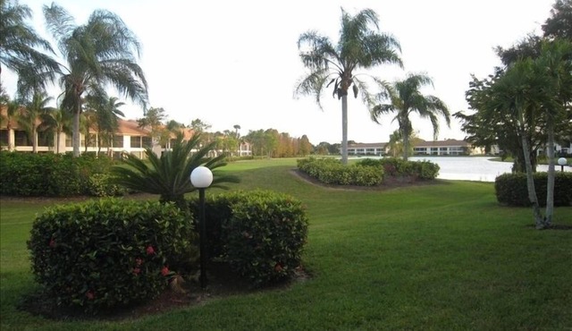 Cross Creek C.C Condo. 2BR/2BA Ground Floor.