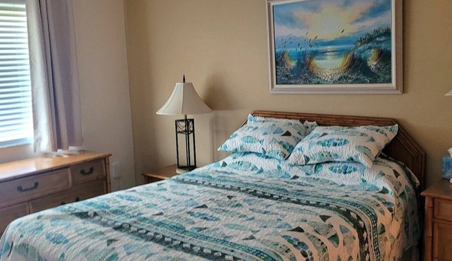 Cross Creek Country Club condo, 2-bed/2-bath with Golf, Pool, Hot tub Pickleball