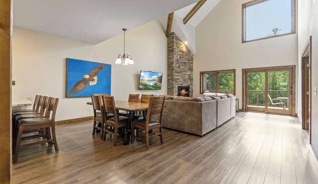 Cross Lake Condo| 4Bd/3Bth | Beach, Pool, Hot Tub
