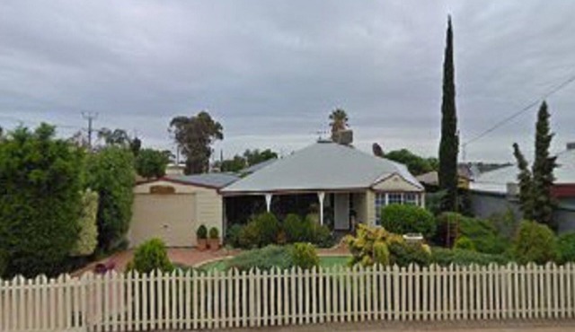 Cross Roads Traveller’s Rest Spa Bath Pet friendly PURRfect