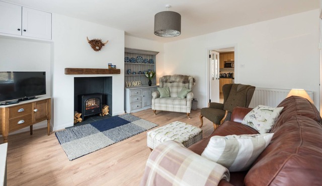Cross View, Norham - sleeps 4 guests