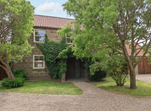 Crossbutts Farmhouse