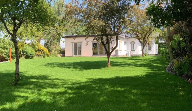 Crossing Cottage 3 Bed Cottage with rural views and private garden