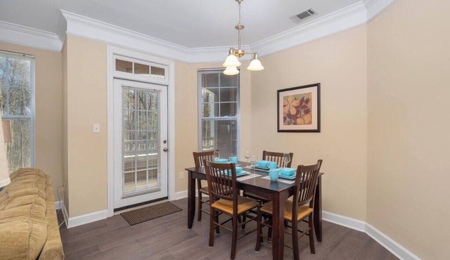 Crossroads 1BR with Wooded View