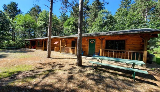 Crossroads motel & cabins