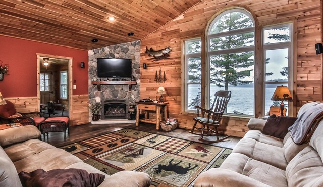 Crossroads Sandy Beach-Wooded Private with Pontoon Available "Pets now allowed"