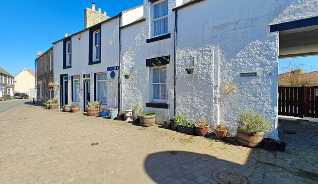 Crossview - Two Bedroom House, Sleeps 4