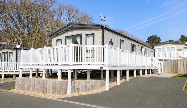 CROSSWINDS 68, family friendly, with a garden in Bembridge
