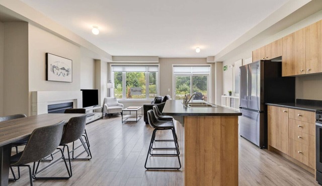 Crosswinds Cove: 3BDR Townhome Backing onto Blue