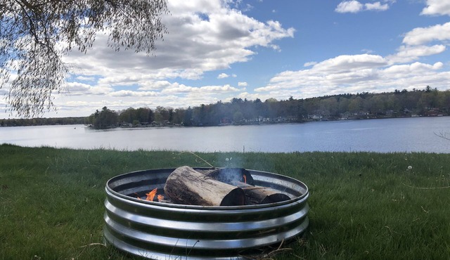 Croton Lake Front Cottage - Sunsets, water & a great cottage