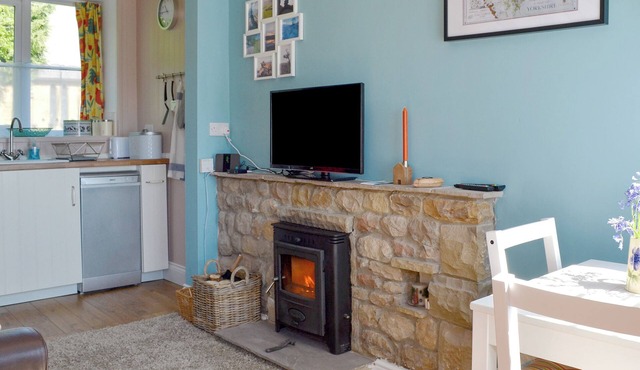 Crown Courtyard Cottage