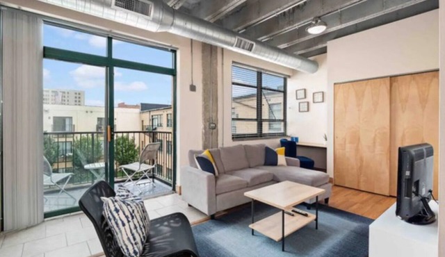 Crown Hidden Suite Free Self-Prepared Breakfast Free Street Parking