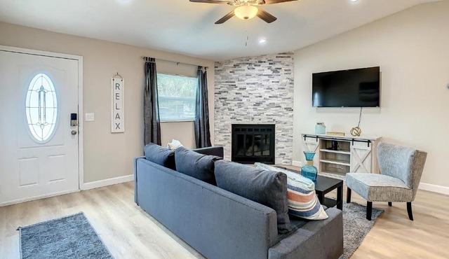 Crown Jewel of Clearwater 10-15 Min to beach 5 min to St Pete Airport