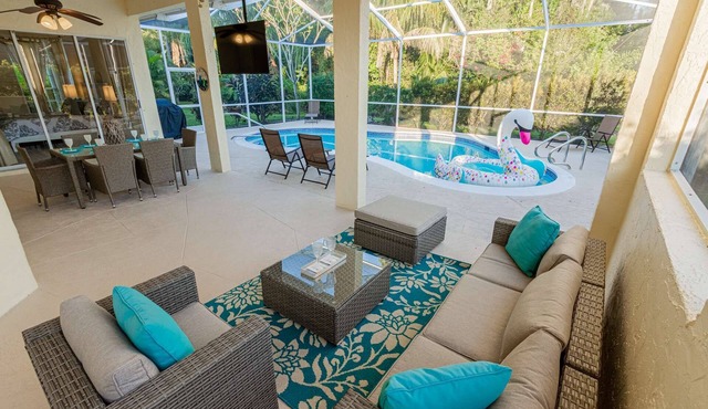 Crown Pointe Heated Pool Home, Covered Lanai w/TV- Renovated w/Coastal Flair, King in Master