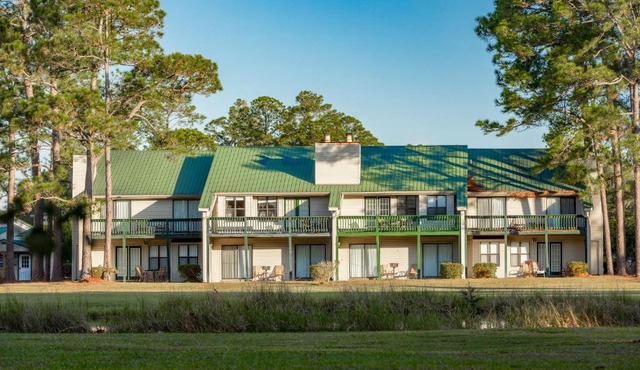 Crown Resorts at Hickory Hills
