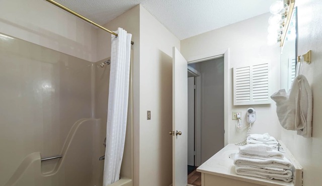 Crown Resorts Lake Tansi East Large 1BR Condo w/2 Queen Beds