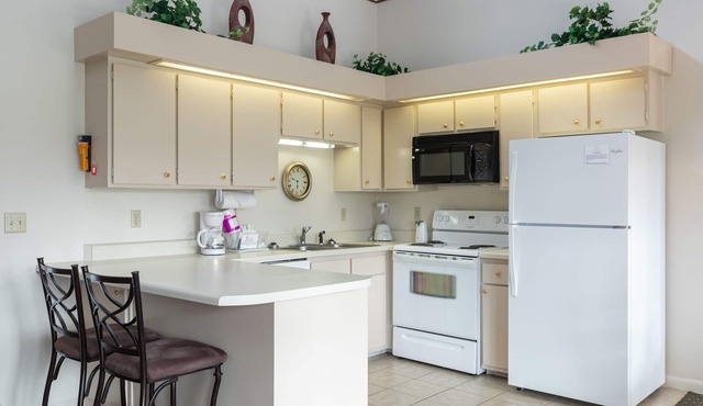 Crown Resorts Lake Tansi West 2 Bed, 2 Bath Condo w/1 Queen, 2 Twin Beds