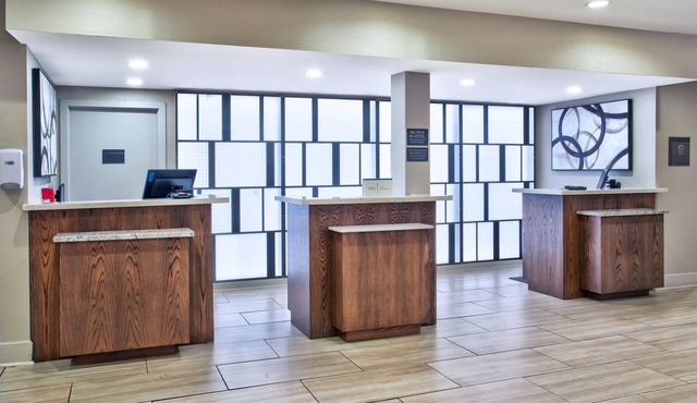 Crowne Plaza Chicago-Northbrook by IHG