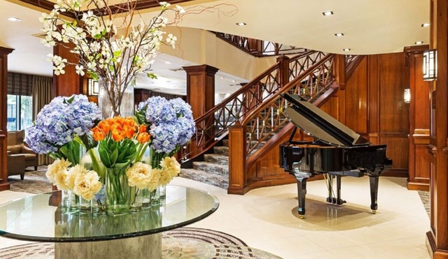Crowne Plaza Knoxville Downtown University by IHG