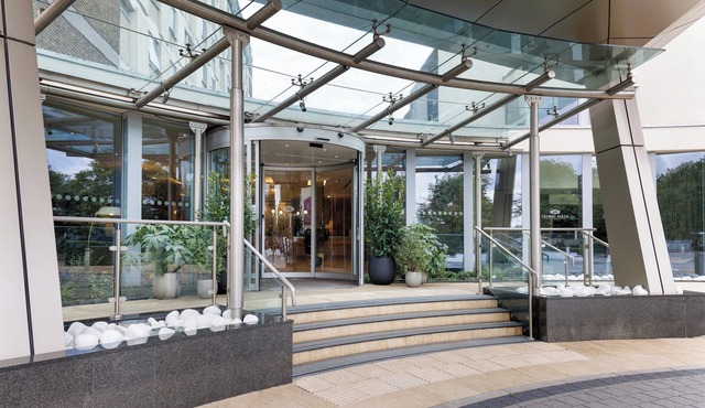 Crowne Plaza London- Gatwick Airport by IHG