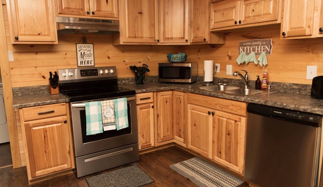 Crowns' Cabin at Ramp 11 Retreat by Concord Sun