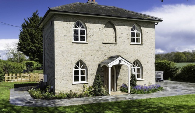 Crows Hall - a beautiful house in Colchester sleeping 4 guests