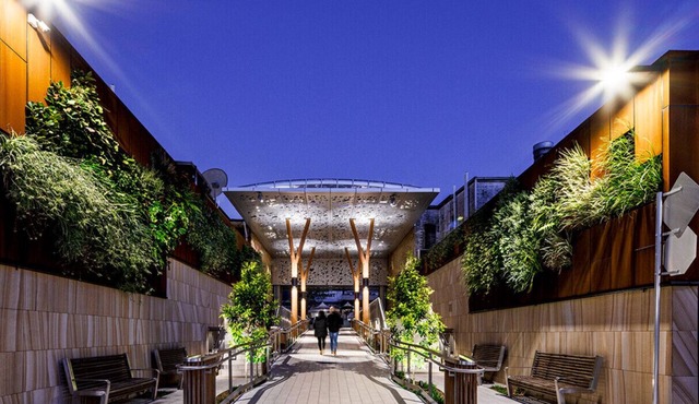 Crows Nest Gem with parking