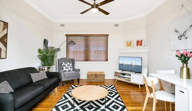 Crows Nest - HUNT1 - Huntington Street - Ground Floor 1BR Retreat with Garden Access Near Vibrant Crows Nest