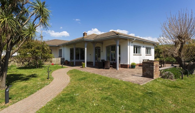 CROYDE LINDENS | 4 Bedrooms