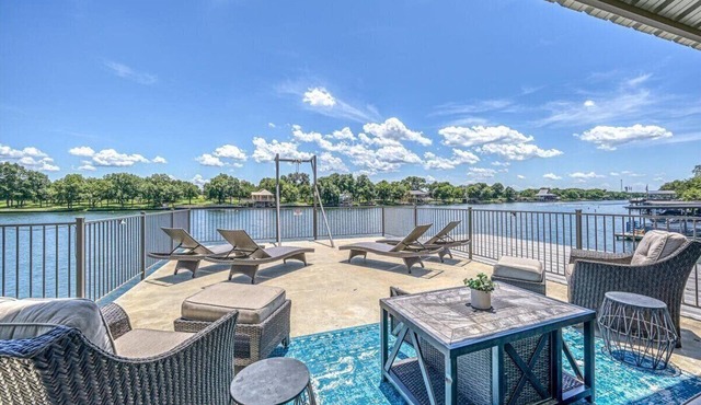 CRR Lakefront LBJ + Spa + Dock + Boat Lift