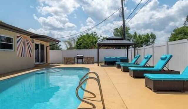 Cruise-Ready Oasis:15min to Beach & Port Canav w/Huge Pool