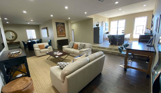 Crusoe Peeps- 3 KING/1 Queen Weekly tidy up! 3,000 sq ft