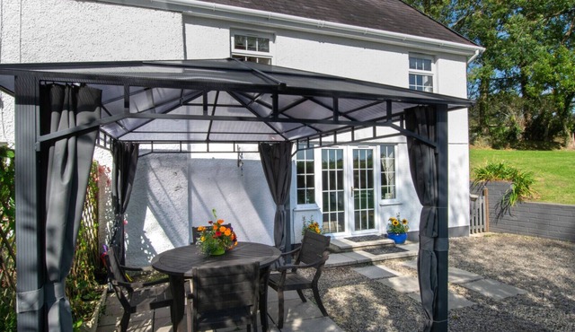 Crwcca Farm Cottage - Two Bedroom House, Sleeps 4