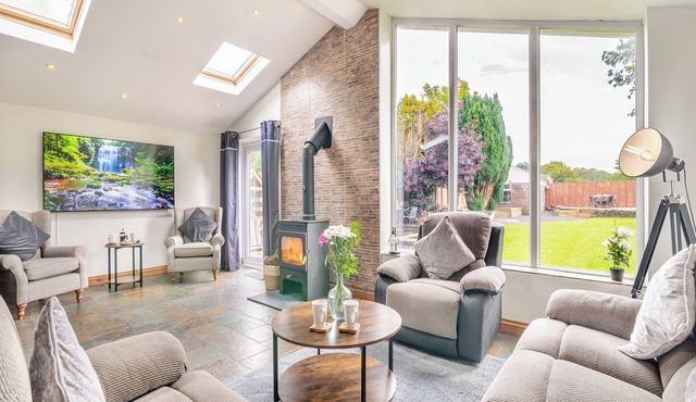 Crynant Countryside Retreat