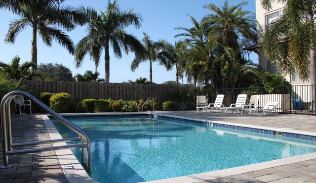 Crystal Bay Historic Hotel
