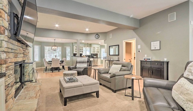 Crystal Bay Home w/Fireplace Near Ski Resorts