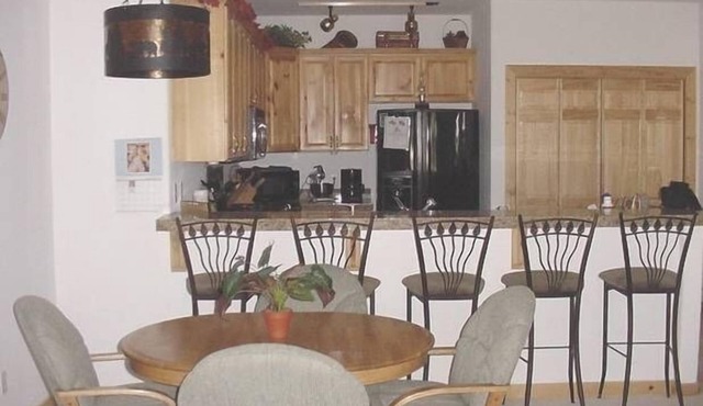 Crystal Bay Luxury Condo, close to beaches, casinos and Skiing!