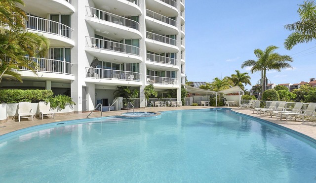 Crystal Bay on the Broadwater